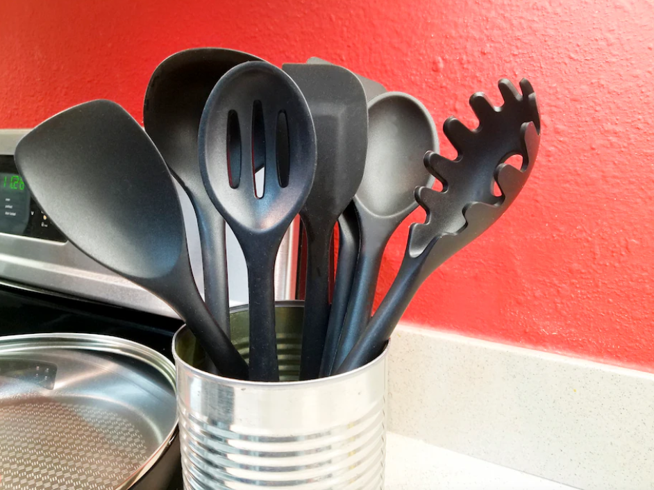Black plastic cooking utensils