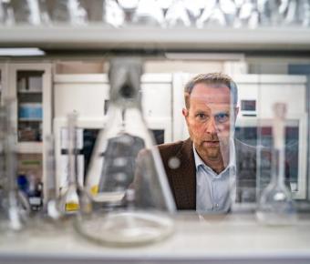 Toxicologist Matthew Campen in his lab